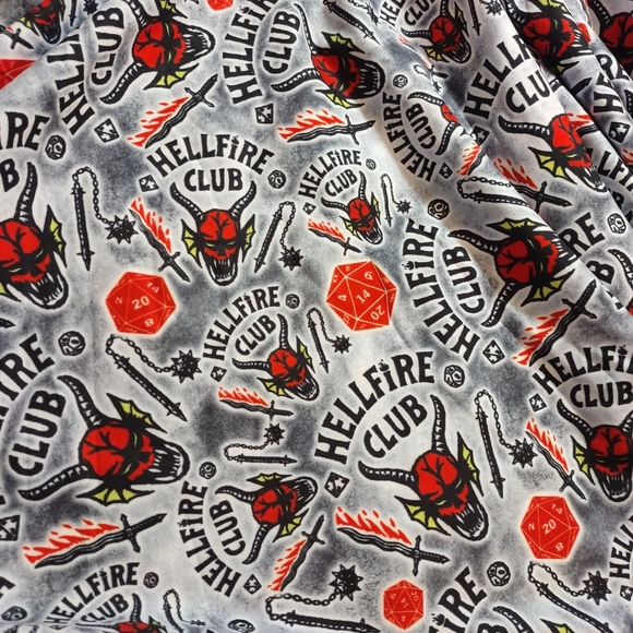 🔥 Hellfire Club Skirt Size XL XXL Stranger Things Netflix Comfy Goth Pockets 🔥 - Picture 3 of 7